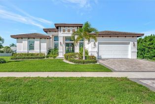 Single Family Residence, 140 Sand Hill Marco Island, FL 34145 