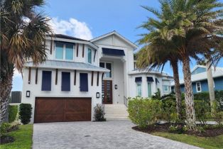Single Family Residence, 336 Lagoon Ave, Naples FL 34108