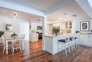 , 525 Port Side Dr, Naples FL 34103