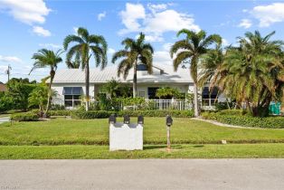 Triplex, 815 100th Ave N, Naples FL 34108