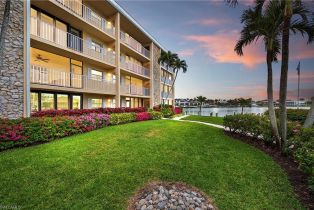 , 3000 Gulf Shore Blvd N # 103, Naples FL 34103