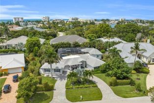 Single Family Residence, 1627 Murex Ln, Naples FL 34102