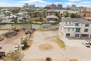 , 270 Trade Winds Ave, Naples FL 34108