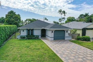 Single Family Residence, 1160 Michigan Ave, Naples FL 34103