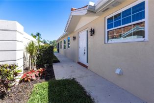 Villa Attached, 5021 Ventura Village Walk, FL 34109