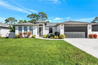 Single Family Residence, 4634 Catalina Ln, Bonita Springs FL 34134
