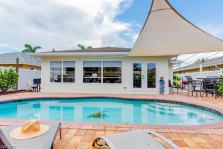 Single Family Residence, 688 106th Ave N, Naples FL 34108