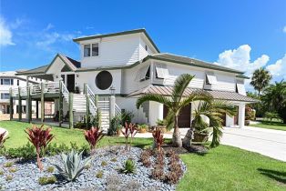 Single Family Residence, 101 Dominica Ln, Bonita Springs FL 34134