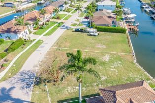 , 475 Barcelona Ct, Marco Island FL 34145