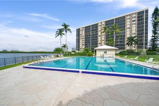 High Rise (8+), 17 Bluebill Ave # 301, Naples FL 34108