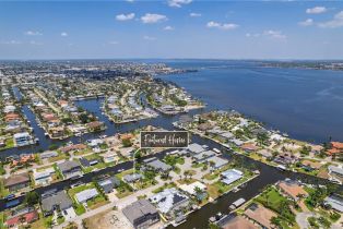 Single Family Residence, 1129 Lorraine Caloosahatchee, FL 33904 