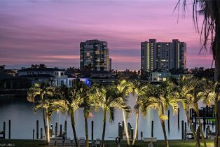 Mid Rise (4-7), 400 Park Shore Dr # 203, Naples FL 34103