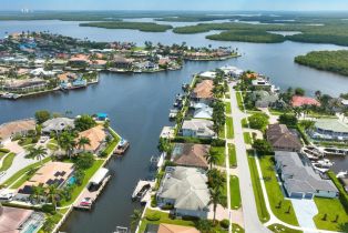 Single Family Residence, 140 Starfish Marco Beach, FL 34145