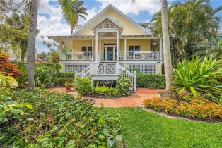 , 756 8th Ave S, Naples FL 34102