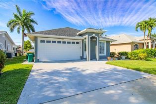 , 835 106th Ave N, Naples FL 34108