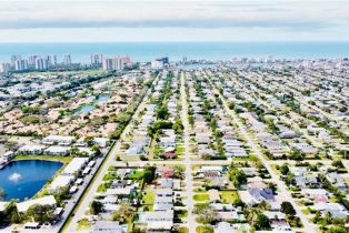, 812 92nd Ave N, Naples FL 34108