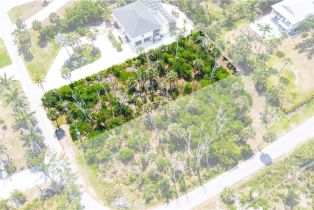 , 13451 Almond Dr, Fort Myers FL 33908