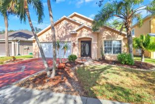 Single Family Residence, 15028 Savannah Dr, Naples FL 34119