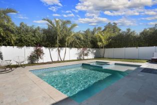 Single Family Residence, 1279 10th Ave N, Naples FL 34102