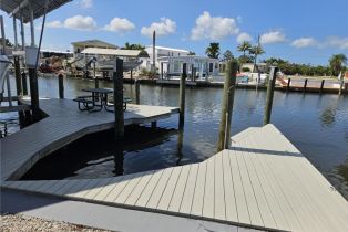 Manufactured Home, 3821 Blueberry Cherry Estates, FL 33956