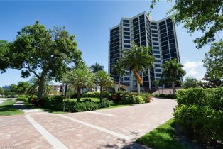 , 6000 Pelican Bay Blvd # C604, Naples FL 34108