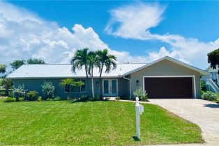 Single Family Residence, 1073 Sand Castle The Dunes Sanibel Island, FL 33957