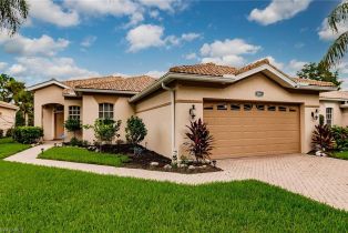 Single Family Residence, 8661 Gleneagle Way, Naples FL 34120
