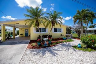 Single Family Residence, 2607 Bayshore Dr, Matlacha FL 3399333993 