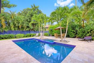 Single Family Residence, 1199 9th Ave N, Naples FL 34102