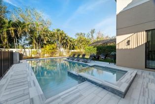 , 13884 Luna Dr, Naples FL 34109