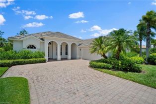 Single Family Residence, 8884 Mustang Island Cir, Naples FL 34113