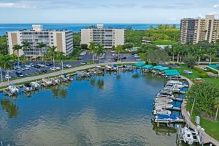 High Rise (8+), 3 Bluebill Ave # 206, Naples FL 34108