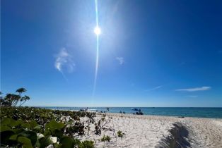 Triplex, 9524 Gulf Shore Dr # 2, Naples FL 34108