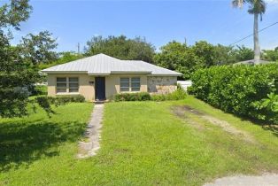 Single Family Residence, 895 11th n 895 11th Street North Park Shore, FL 34102 