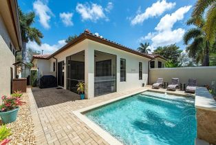 Single Family Residence, 8000 Cordoba Pl, Naples FL 34113