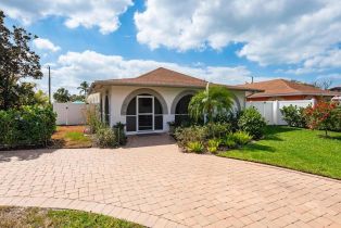 Single Family Residence, 698 99th Vanderbilt Beach, FL 34108 