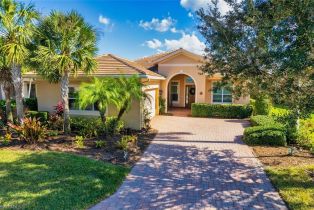 Single Family Residence, 13866 Woodhaven Cir, Fort Myers FL 33905
