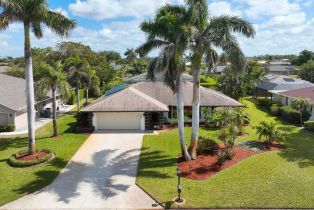 Single Family Residence, 213 Bay Meadows Dr, Naples FL 34113