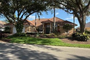 Single Family Residence, 889 Wyndemere Grasmere, FL 34105