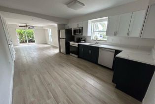 Low Rise (1-3), 1555 Blue Point Ave # 4, Naples FL 34102
