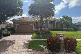 Single Family Residence, 121 Bonita Ct, Marco Island FL 34145