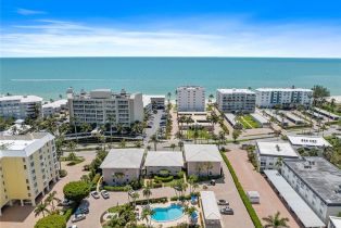 Low Rise (1-3), 1910 Gulf Shore Blvd N # 204, Naples FL 34102