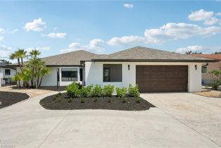 Single Family Residence, 23 Fairview Fairview Isles, FL 33931