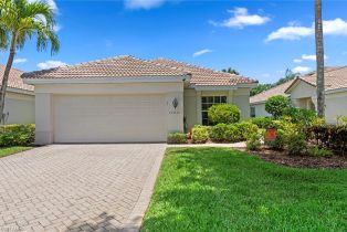 Villa Attached, 10021 Colonial Country Club Sabal Pointe, FL 33913