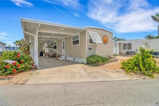 Manufactured Home, 3882 Cherry Cherry Estates, FL 33956