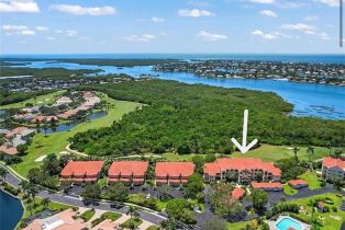 , 4650 Yacht Harbor Dr # 125, Naples FL 34112