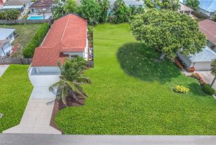 Single Family Residence, 663 110th Vanderbilt Beach, FL 34108 