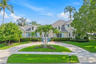 Single Family Residence, 687 9th Olde Naples, FL 34102 