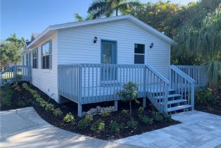 , 1259 8th Ave N, Naples FL 34102