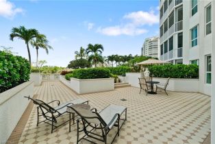 , 325 Dunes Blvd # T2, Naples FL 34110